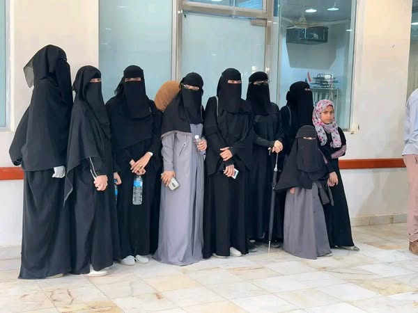 طلاب جامعة إقليم سبأ يحتجون للمرة الثالثة مطالبين بحفل تخرج