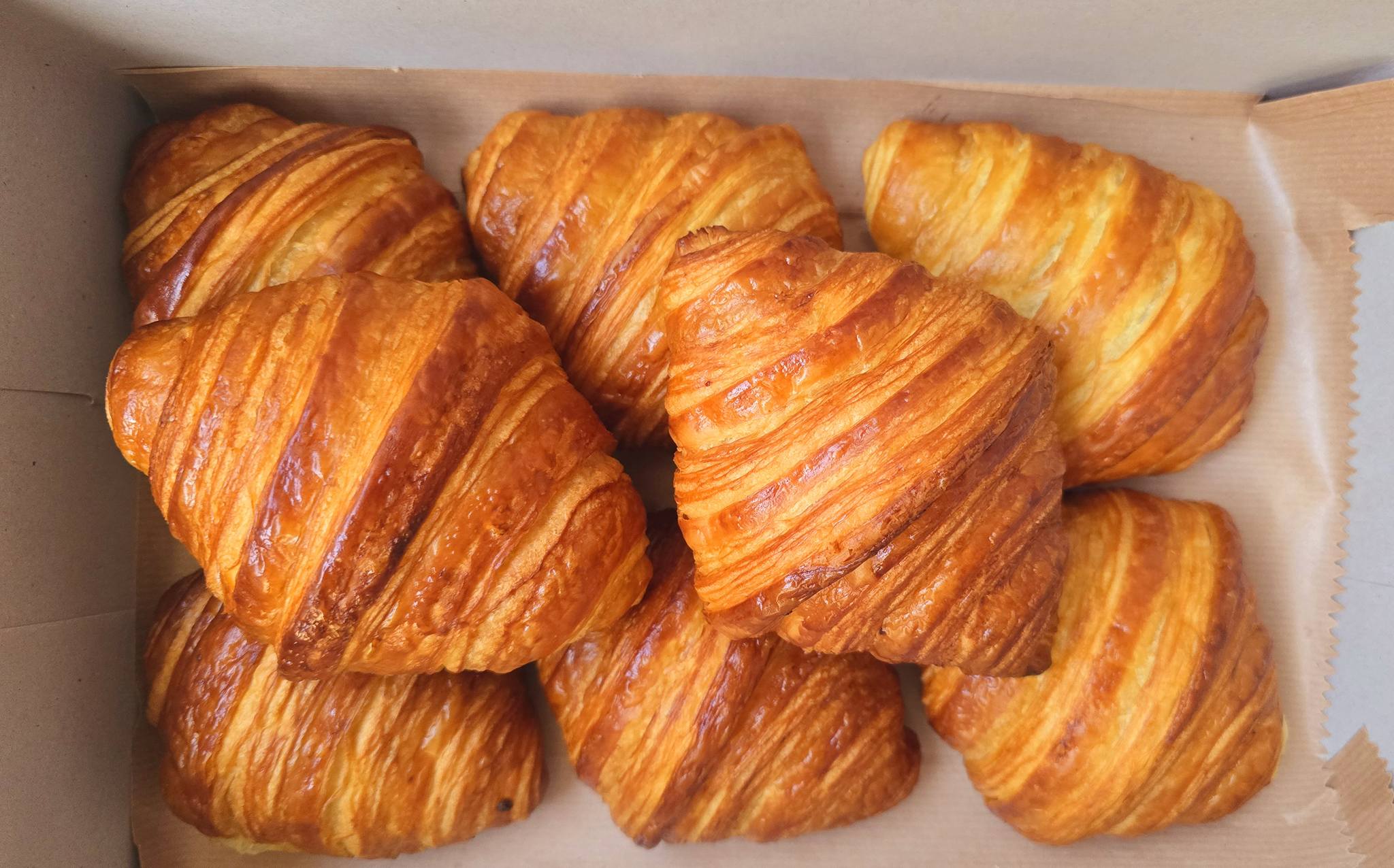 روزالينا.. رحلة شغف سيدة يمنية من طب الأسنان إلى ريادة صناعة المعجنات