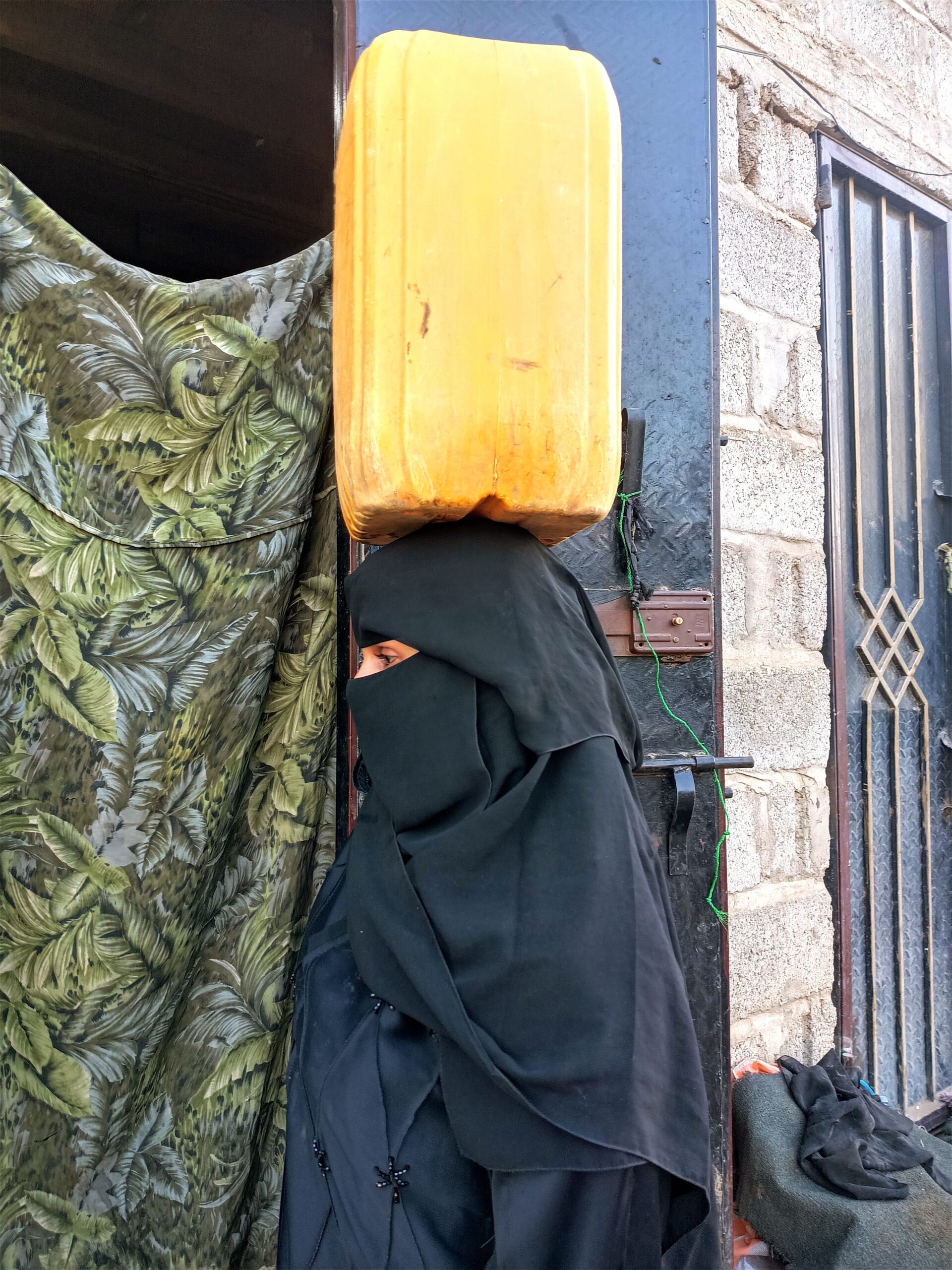 “دكان أروى”.. مملكة إسمنتية لأسرة نازحة بلا عرش