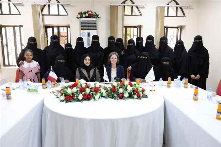 قيادات نسوية تبحث مع السفيرة الفرنسية فرص توسيع مشاركة المرأة في التنمية وصناعة السلام
