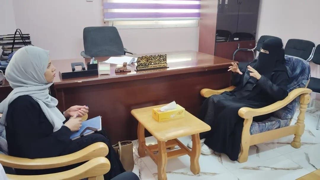اللجنة الوطنية للمرأة تبحث مع «نداء جنيف» توسيع التعاون لحماية النساء بحضرموت